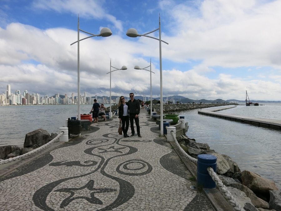 as-melhores-praias-de-balneario-camboriu-mole-barra-sul