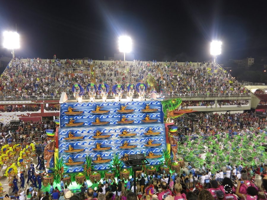 carnaval-do-rio-sambodromo-marques-de-sapucai-carros-alegóricos