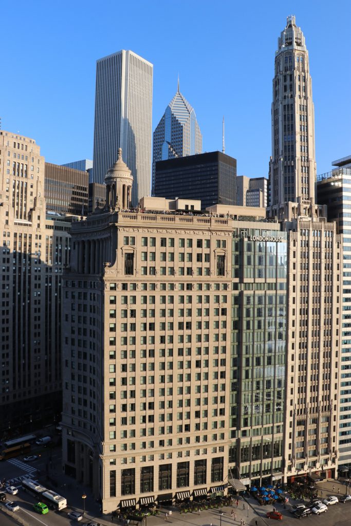 3-rooftops-em-chicago-london-house-chicago-edificio