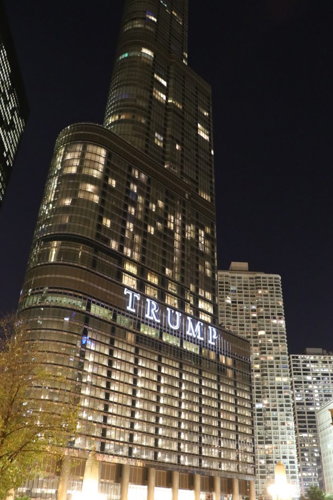 3-rooftops-em-chicago-the-terrace-at-trump-chicago-edificio-98-andares